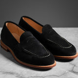 Traveler Penny Black Suede